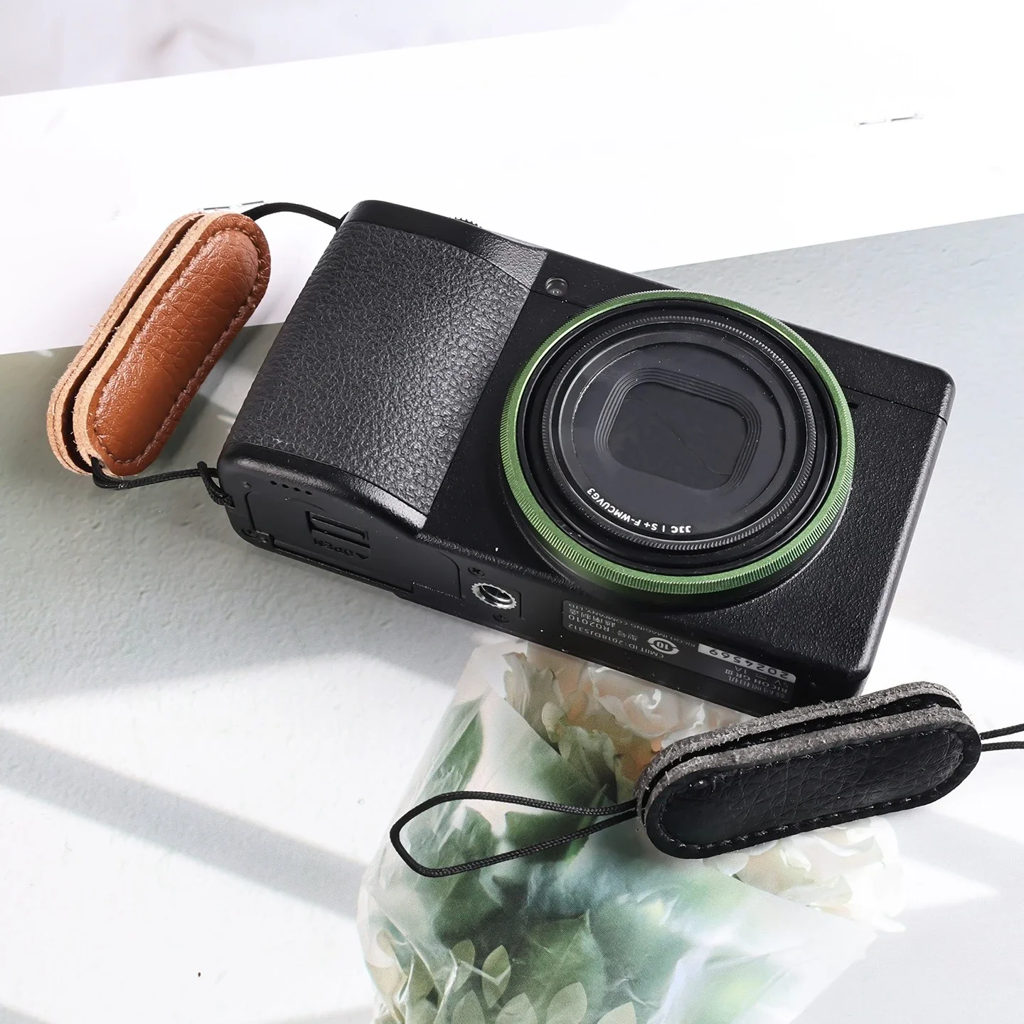 Ремешок-кольцо из натуральной  – обзор и цена Camera Strap Leather